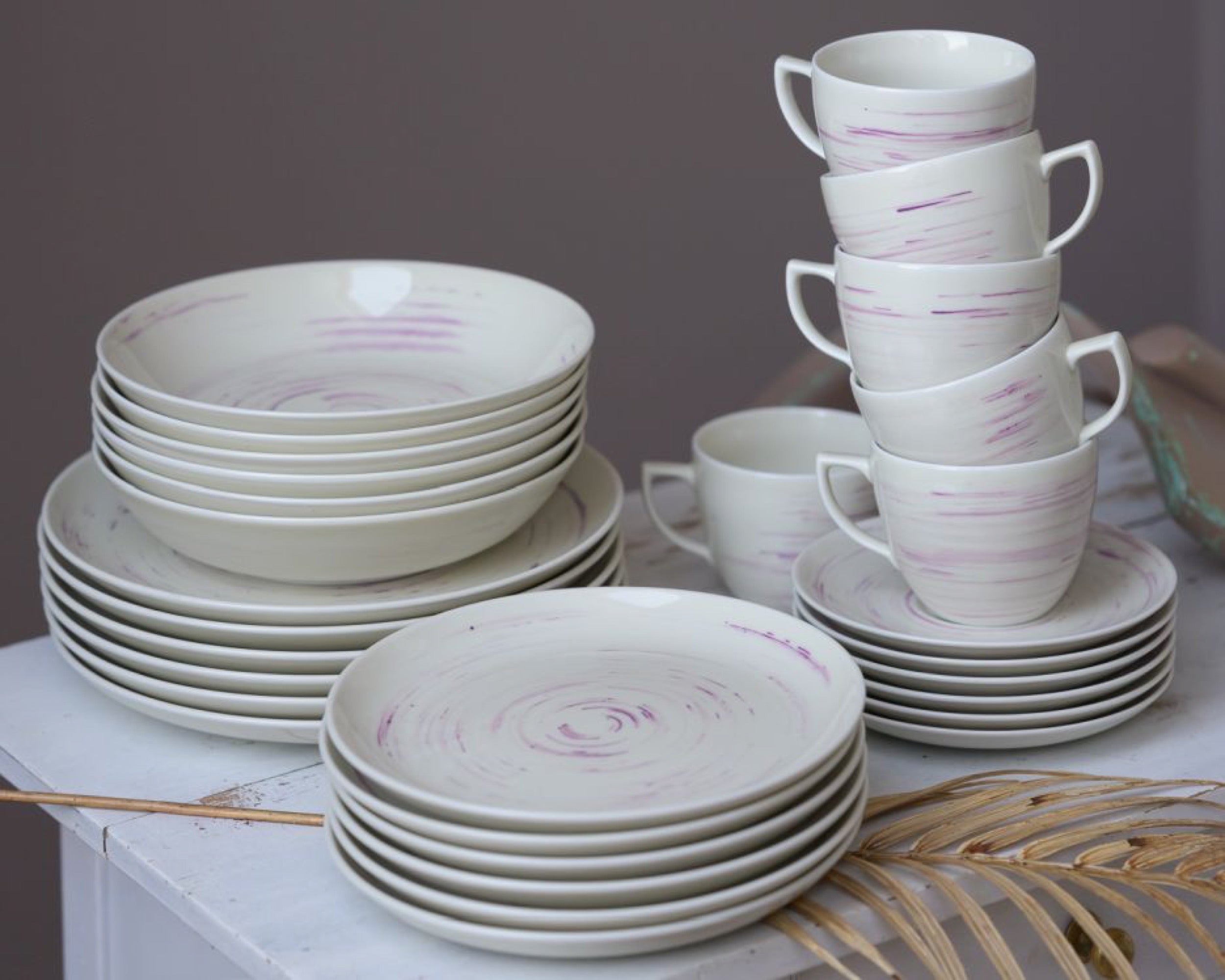 Zestaw talerzy porcelanowych dla 6 os. City beżowo-różowe