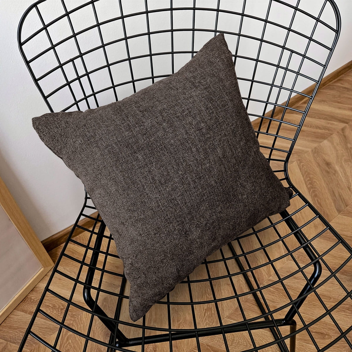 Poszewka dekoracyjna Modern 50x50 cm brązowa