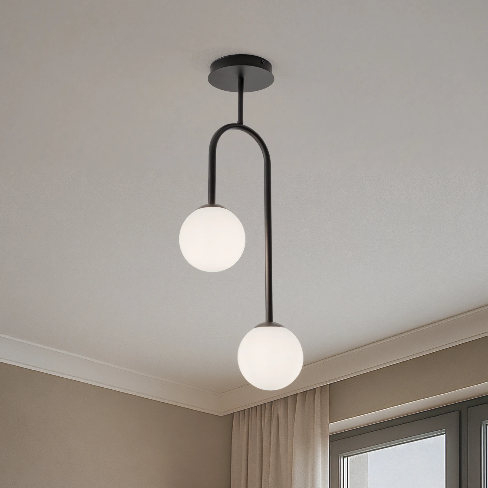Lampa sufitowa Atria, opal/czarny, wysokość 76 cm, metal, 2-punktowa.