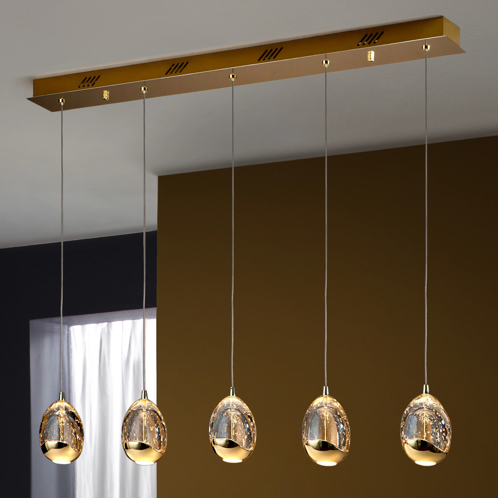 Lampa wisząca belka LED Rocio, 5-punktowa, metal, szkło, złoty