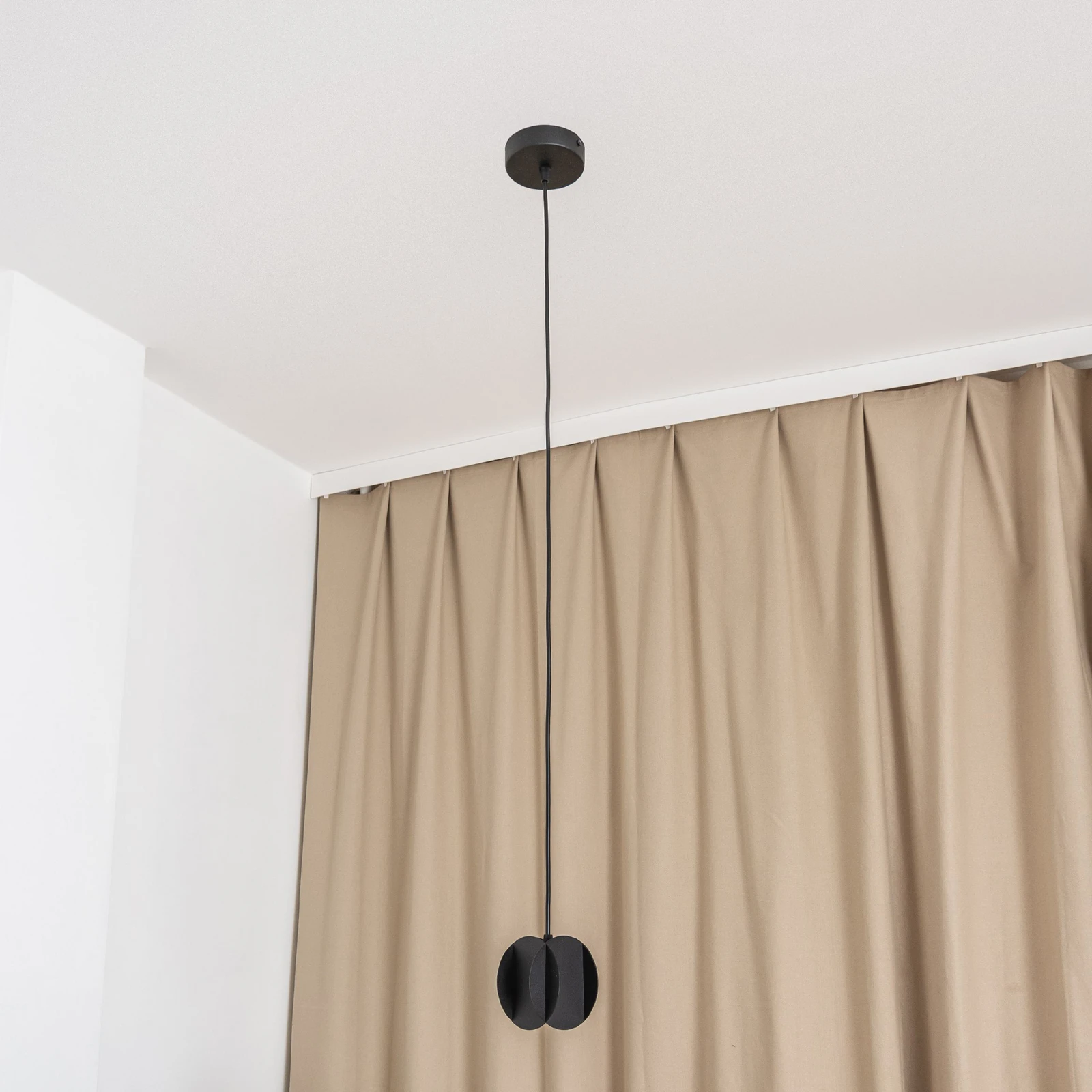 Lampa wisząca GAMBIT, czarna, Ø 10 cm, metal, GU10