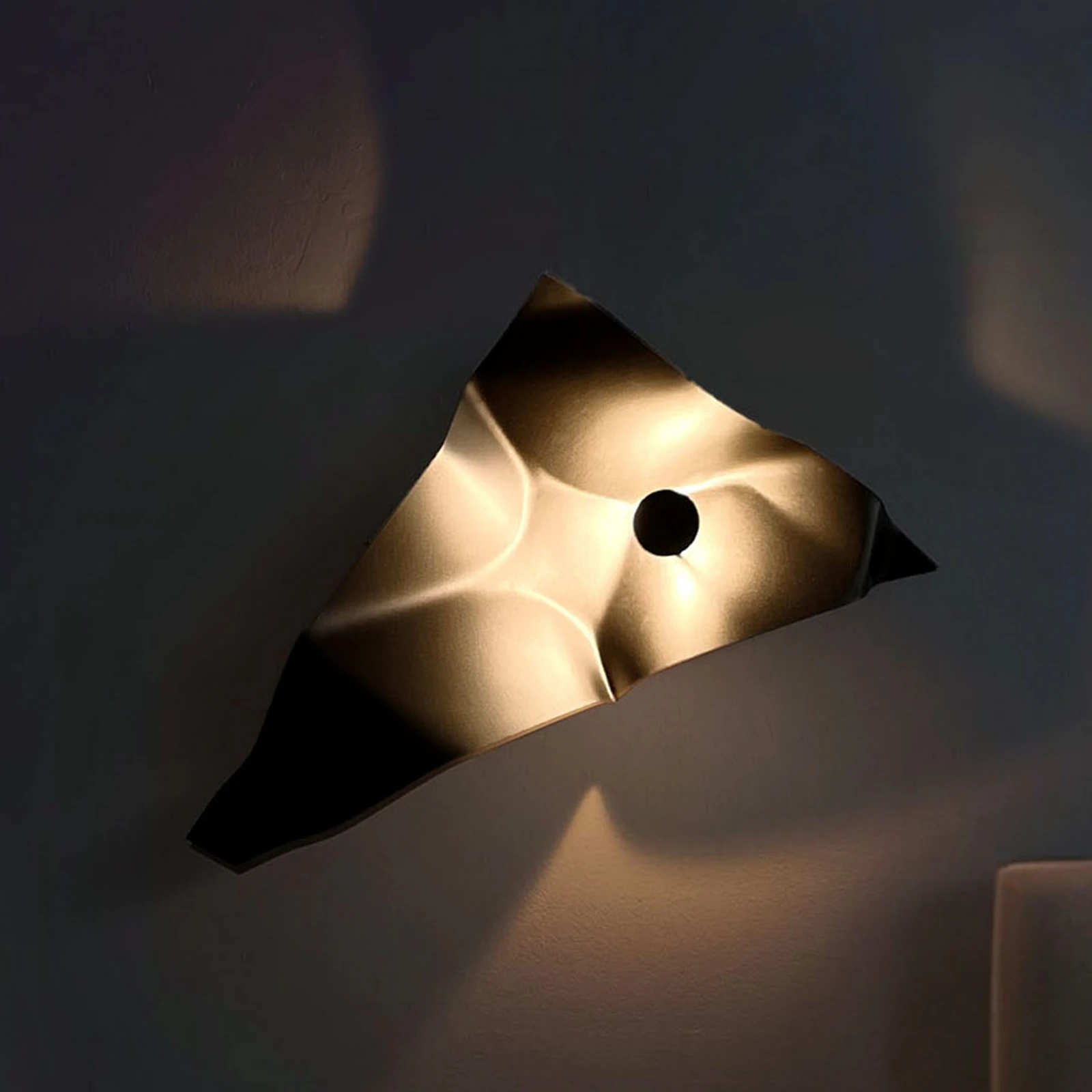 Knikerboker Kinkiet LED Zona d'ombra, brązowy, 79 cm