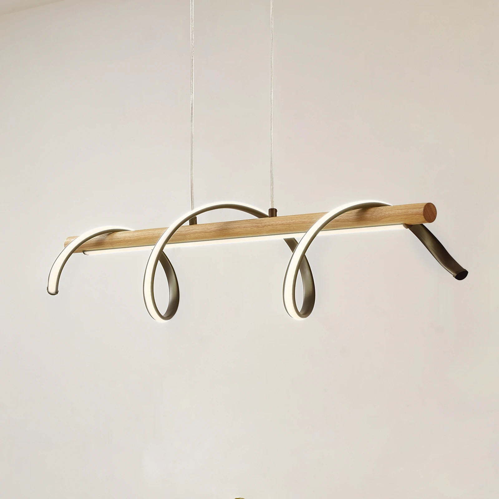 Lampa wisząca LED Lindby Spiraali, czarna, drewno, długość 95 cm