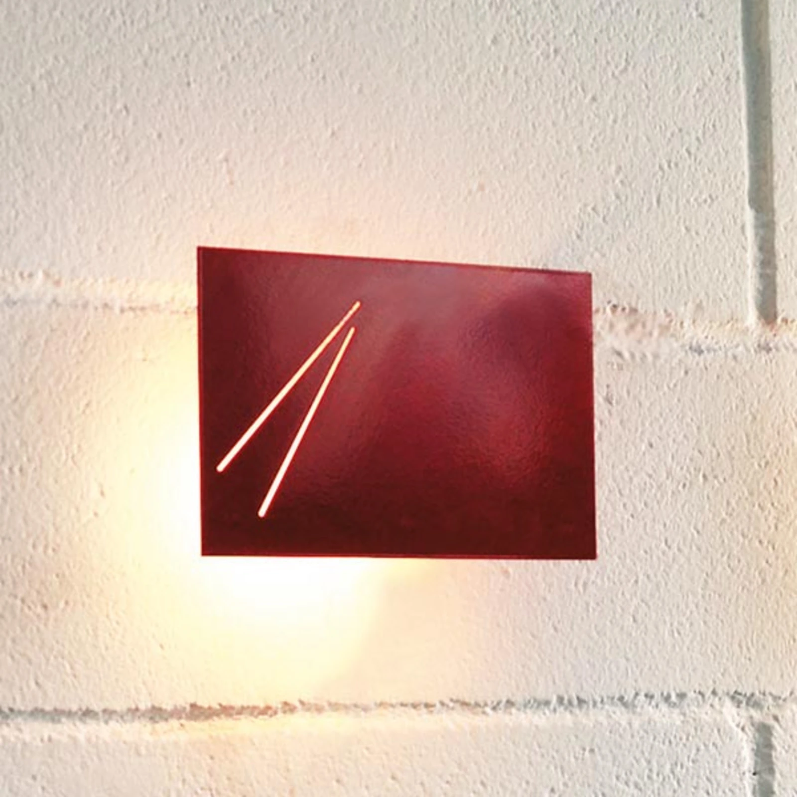 Des.agn – włoska lampa ścienna, czerwona