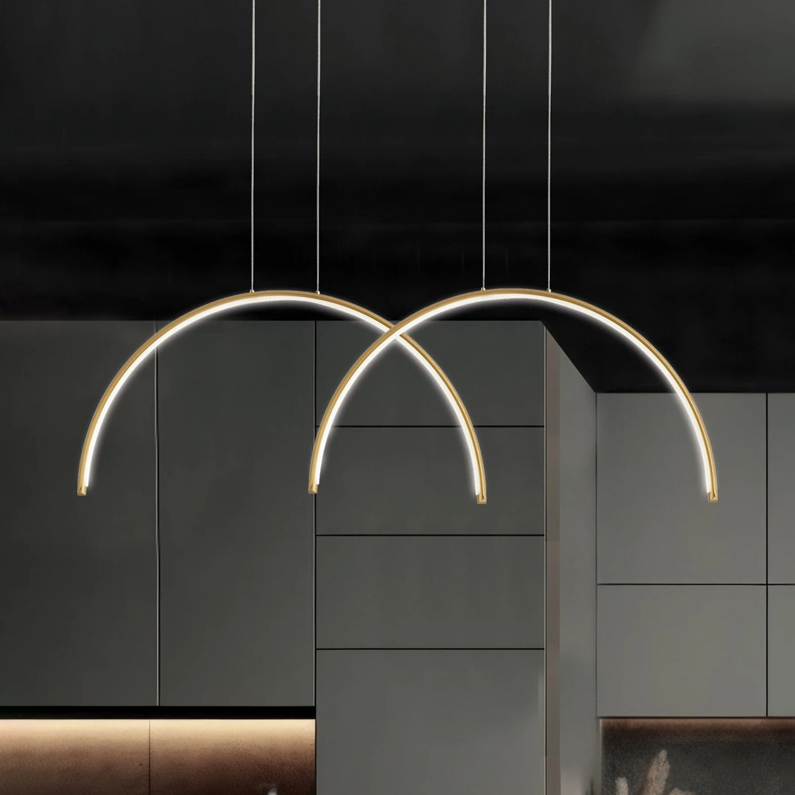 Lampa wisząca LED Megan, długość 95 cm, kolor złoty, 2-punktowa.