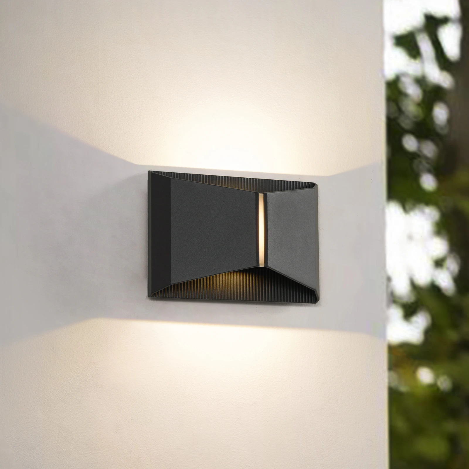 Lindby kinkiet zewnętrzny LED Anlira, czarny, Up & down, IP65