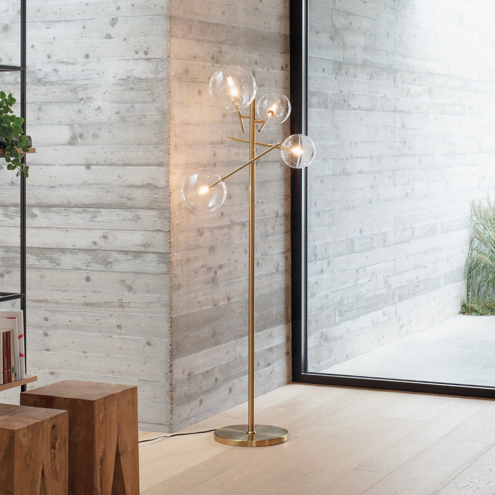 Lampa podłogowa IDEAL LUX Equinoxe, mosiądz/bursztyn, wysokość 166 cm