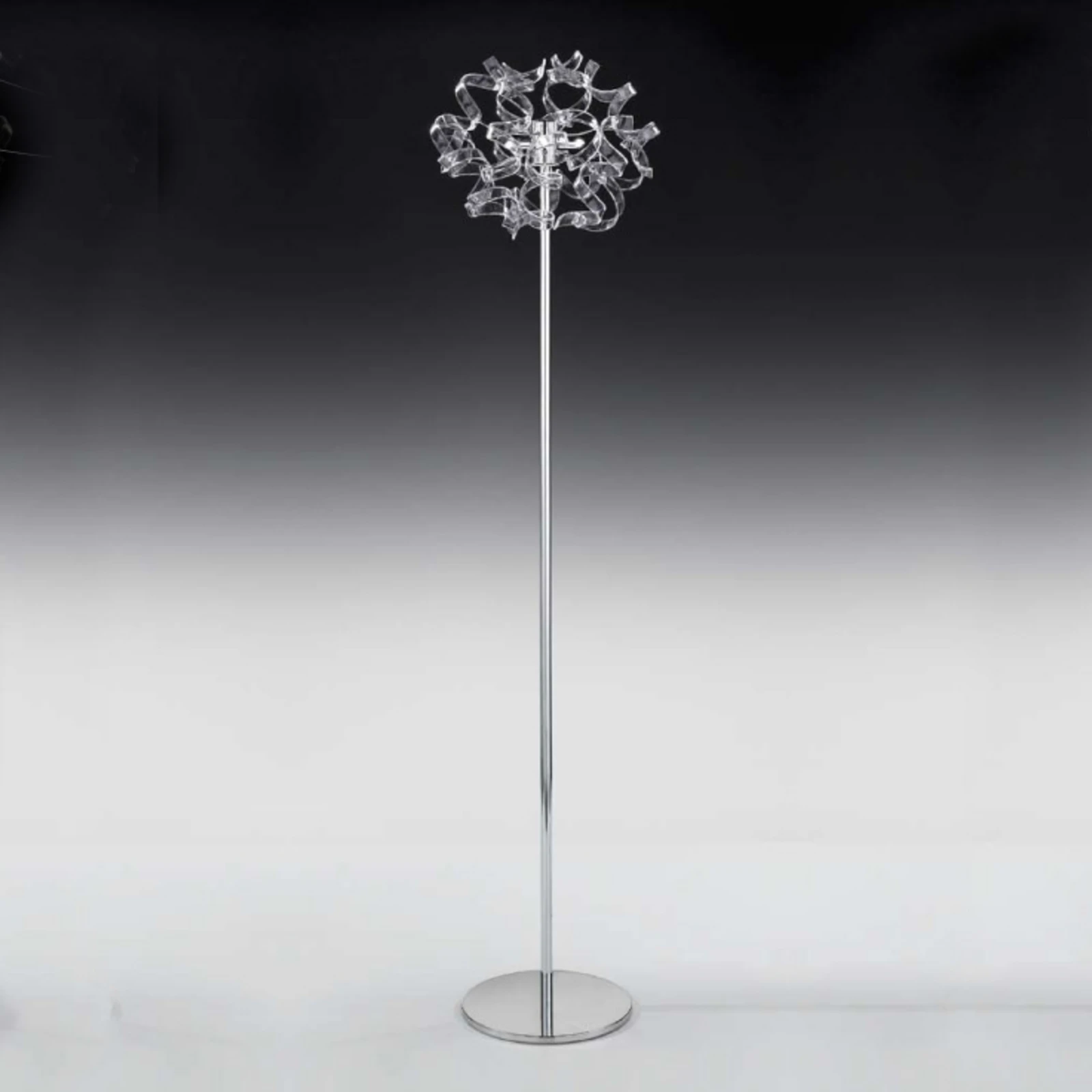 Lampa podłogowa Crystal ze zdobioną końcówką