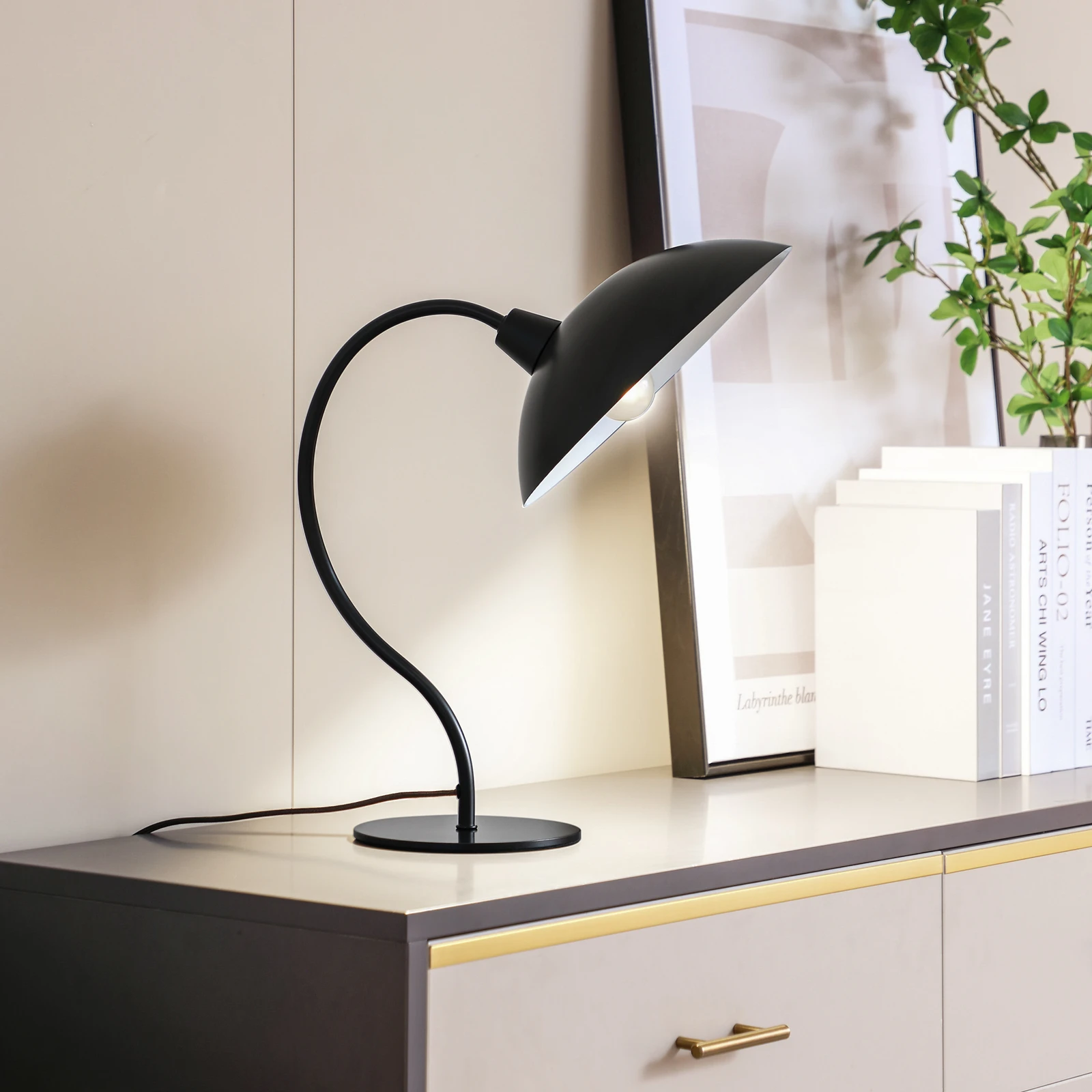 Lampa stołowa Lucande Arvadon, czarna, metal, 42,75 cm wysokości