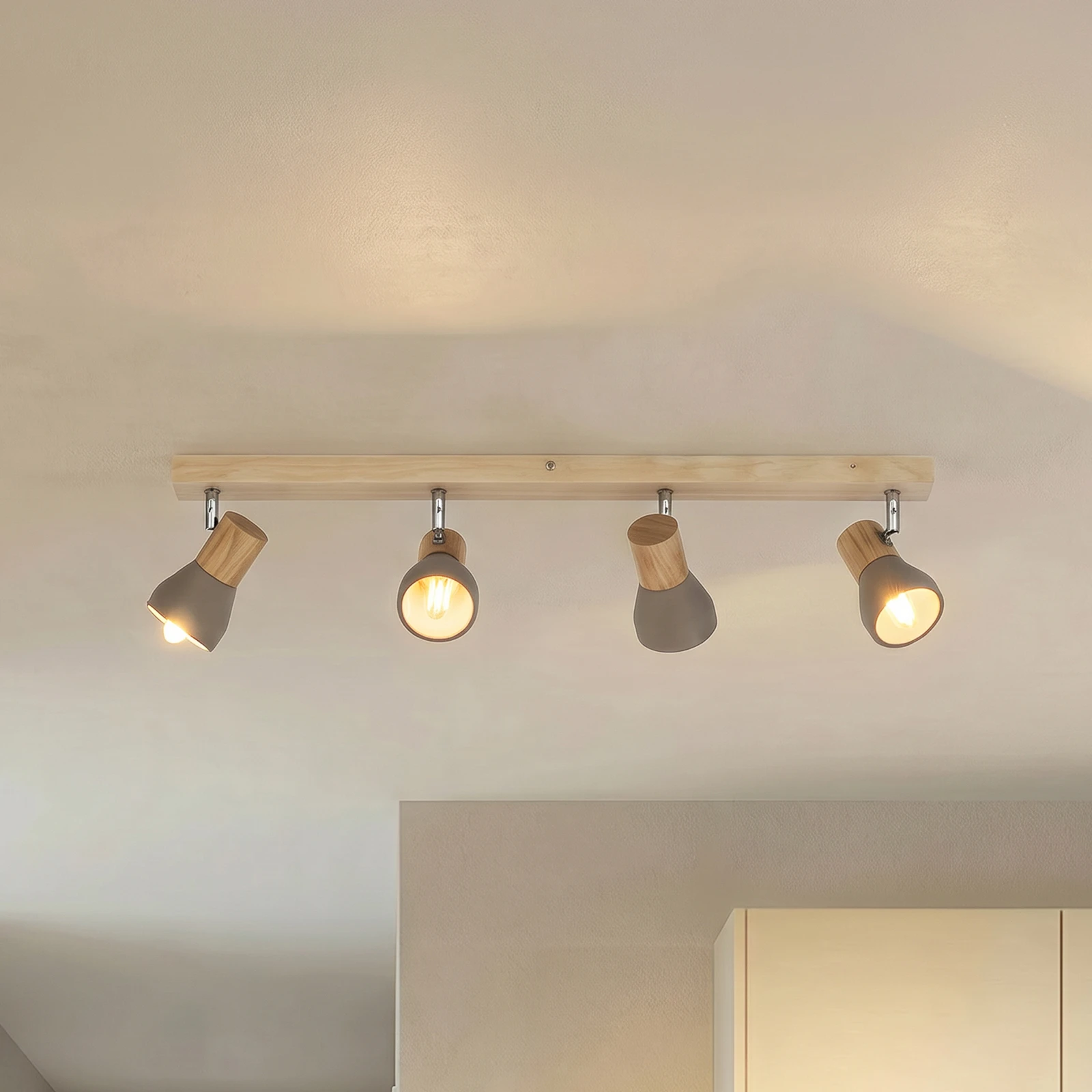 Reflektor Lindby Filiz, 4-punktowy, 77 cm, drewno, beton, E14